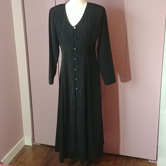 Long black Dress - Picture 1 of 6